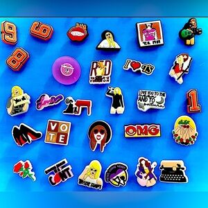 Taylor Swift 28pc croc‎ charms